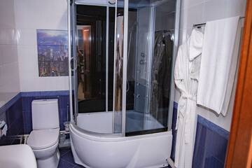 Фото номера Номер стандарт улучшенный с 1 двуспальной кроватью Гостиничный комплекс ГК Союз г. Томск 4