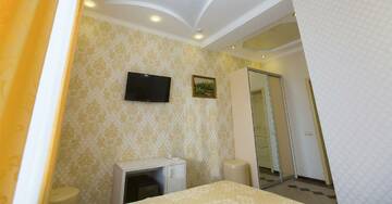Фото номера Номер стандарт с 1 двуспальной кроватью Гостиница Monomakh | Hotel г. Томск 3