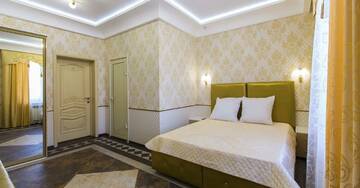 Фото номера Номер полулюкс с 1 двуспальной кроватью Гостиница Monomakh | Hotel г. Томск 5