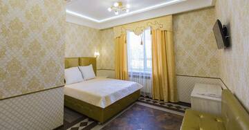 Фото номера Номер полулюкс с 1 двуспальной кроватью Гостиница Monomakh | Hotel г. Томск 2