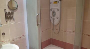Фото номера Четырехместный номер с балконом Гостиница Mini Hotel Uyutnoe Prozhivanie г. Томск 6